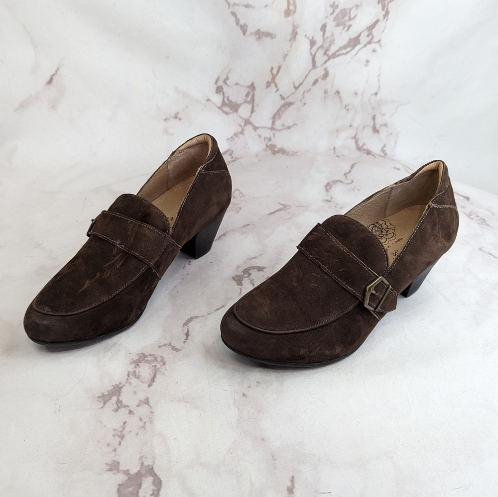 Taos Shoes Womens 10 42 Brown Suede Leather Heels Pumps Troubador Buckle - Picture 4 of 11